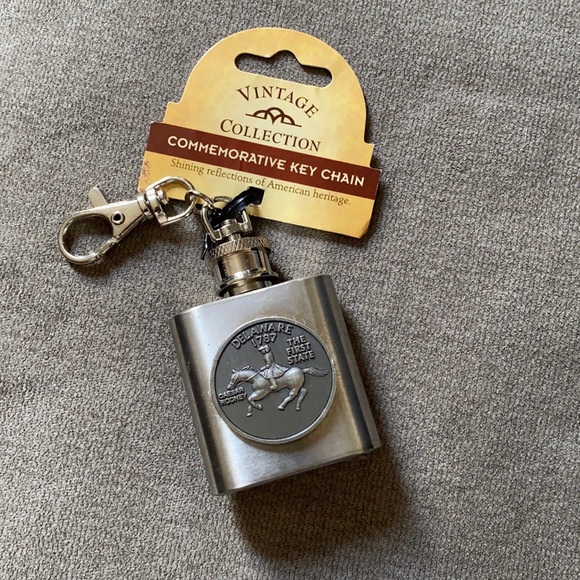 Other - 1 Ounce Commemorative Delaware Flask Key  Chain